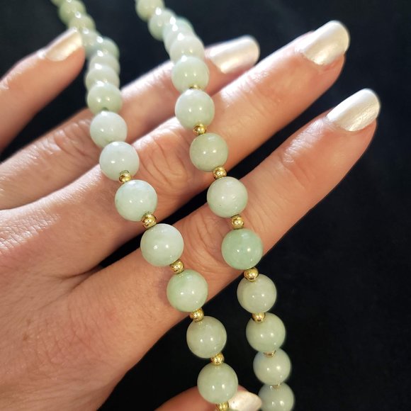 Vintage Necklace Jade Yellow Gold Beads Round